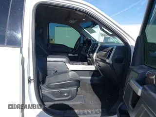 2019 Ford F-250 XL z VIN 1FT7W2BT0KED54168, wystawiony jako IAAI lot #42072597 z przebiegiem 303 604 mil mil oraz . Historia ofert i sprzedaży dostępna na DreamBid. Obrazek 5.