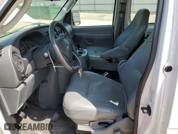 2004 Ford Econoline Passenger XL with VIN 1FBSS31L84HA53604, listed as a Copart auction lot 54428125 with 165,114 mi miles and Clean title. Bid and sale history available at DreamBid. Image 7.