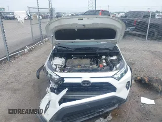 2024 Toyota RAV4 XLE Premium z VIN 2T3C1RFV3RW311870, wystawiony jako IAAI lot #42066945 z przebiegiem 16 237 mil mil oraz . Historia ofert i sprzedaży dostępna na DreamBid. Obrazek 10.