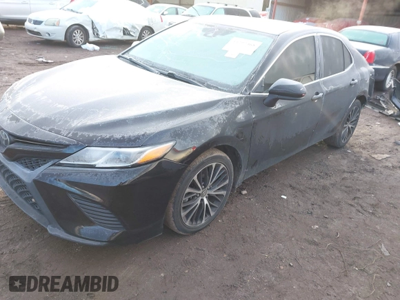 2020 Toyota Camry SE z VIN 4T1G11AK3LU945597, wystawiony jako IAAI lot #41292468 z przebiegiem 116 763 mil mil oraz . Historia ofert i sprzedaży dostępna na DreamBid. Obrazek 18.