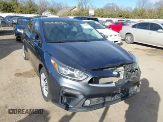 2019 Kia Forte LXS z VIN 3KPF24AD3KE133116, wystawiony jako IAAI lot #41688592 z przebiegiem 250 721 mil mil oraz . Historia ofert i sprzedaży dostępna na DreamBid. Obrazek 1.