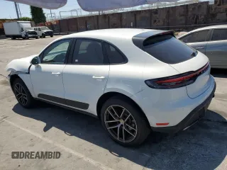 2025 Porsche Macan z VIN WP1AA2A58SLB01343, wystawiony jako Copart lot #54007455 z przebiegiem 1 415 mil mil oraz Szkoda całkowita • Salvage title. Historia ofert i sprzedaży dostępna na DreamBid. Obrazek 2.