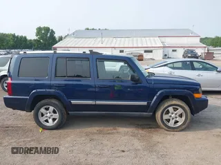 2006 Jeep Commander Limited z VIN 1J8HG58N46C105779, wystawiony jako IAAI lot #42470091 z przebiegiem 187 477 mil mil oraz . Historia ofert i sprzedaży dostępna na DreamBid. Obrazek 12.