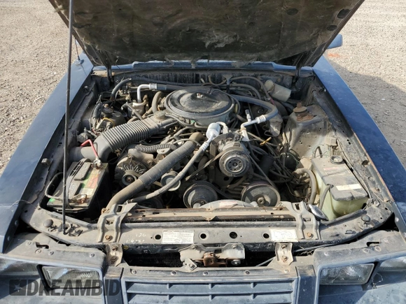 1983 Ford Mustang z VIN 1FABP2731DF221003, wystawiony jako Copart lot #72043544 z przebiegiem 20 777 mil mil oraz Szkoda całkowita • Salvage title. Historia ofert i sprzedaży dostępna na DreamBid. Obrazek 11.