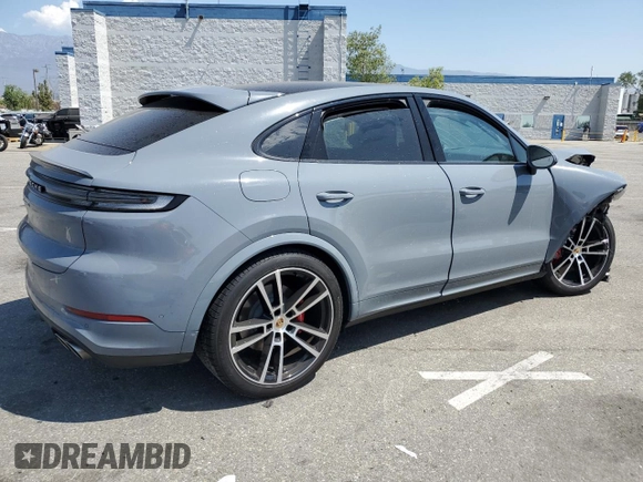 2024 Porsche Cayenne S z VIN WP1BL2AY8RDA60242, wystawiony jako Copart lot #63040024 z przebiegiem Nie podano mil oraz Szkoda całkowita • Salvage title. Historia ofert i sprzedaży dostępna na DreamBid. Obrazek 3.