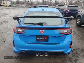 2023 Honda Civic Type R z VIN JHMFL5G40PX000099, wystawiony jako Copart lot #83326014 z przebiegiem 13 741 mil mil oraz Szkoda całkowita • Salvage title. Historia ofert i sprzedaży dostępna na DreamBid. Obrazek 6.
