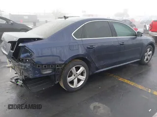 2012 Volkswagen Passat SE z VIN 1VWBP7A35CC106014, wystawiony jako IAAI lot #41150524 z przebiegiem 117 309 mil mil oraz . Historia ofert i sprzedaży dostępna na DreamBid. Obrazek 4.