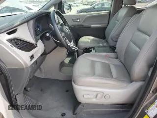 2020 Toyota Sienna XLE Auto Access Seat с VIN 5TDYZ3DC5LS054345, выставлен на аукционе Copart как лот 58808945 с пробегом Не указан миль и Списание • Salvage title. История ставок и продаж доступна на DreamBid. Изображение 7.