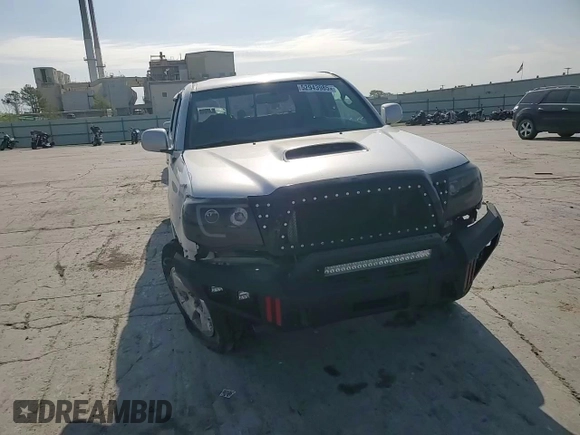 2007 Toyota Tacoma z VIN 5TEMU52N27Z381856, wystawiony jako Copart lot #52943985 z przebiegiem 241 481 mil mil oraz Szkoda całkowita • Salvage title. Historia ofert i sprzedaży dostępna na DreamBid. Obrazek 10.