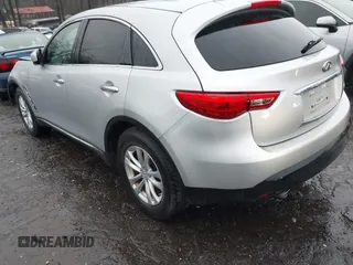2016 Infiniti QX70 with VIN JN8CS1MU1GM671887, listed as a IAAI auction lot 41741481 with 88,547 mi miles and . Bid and sale history available at DreamBid. Image 3.