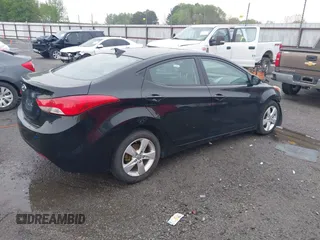 2013 Hyundai Elantra Limited z VIN 5NPDH4AE7DH371094, wystawiony jako IAAI lot #41912413 z przebiegiem 159 685 mil mil oraz . Historia ofert i sprzedaży dostępna na DreamBid. Obrazek 4.