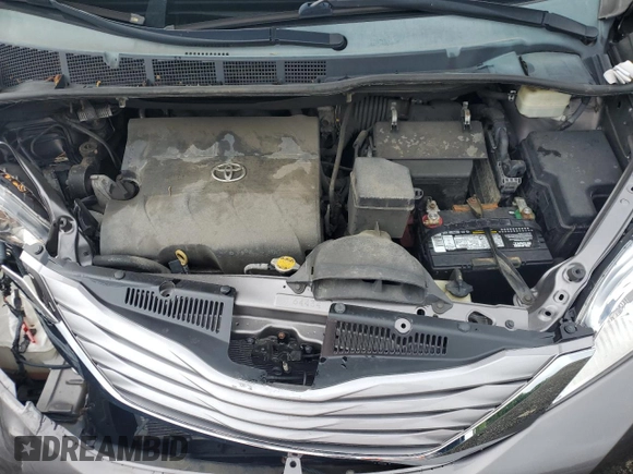 2015 Toyota Sienna XLE z VIN 5TDYK3DC1FS574647, wystawiony jako Copart lot #64163905 z przebiegiem 144 403 mil mil oraz Szkoda całkowita • Salvage title. Historia ofert i sprzedaży dostępna na DreamBid. Obrazek 12.