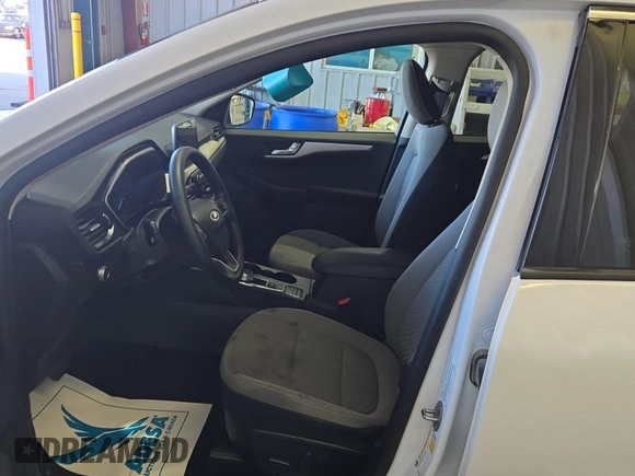 2020 Ford Escape SE with VIN 1FMCU9G63LUB82205, listed as a IAAI auction lot 42663574 with 91,305 mi miles and . Bid and sale history available at DreamBid. Image 2.