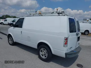 2005 Chevrolet Astro Cargo Van with VIN 1GCDM19X95B119446, listed as a IAAI auction lot 41944389 with 299,762 mi miles. Bid and sale history available at carsss.com. Image 3.