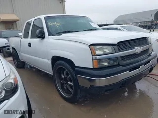 2006 Chevrolet Silverado 1500 LT1 with VIN 1GCEC19VX6Z261903, listed as a IAAI auction lot 41552645 with 330,838 mi miles. Bid and sale history available at carsss.com. Image 1.
