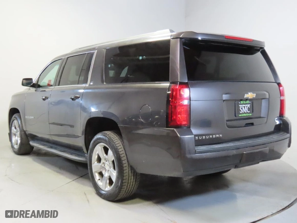2017 Chevrolet Suburban LT with VIN 1GNSCHKC8HR364686, listed as a Copart auction lot 46310075 with 84,076 mi miles and Clean Title. Bid and sale history available at carsss.com. Image 4.