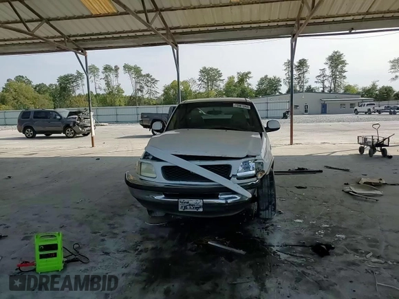1998 Ford F-150 XL with VIN 1FTRX17L8WNA36541, listed as a Copart auction lot 70861344 with 266,137 mi miles and Salvage title. Bid and sale history available at DreamBid. Image 10.