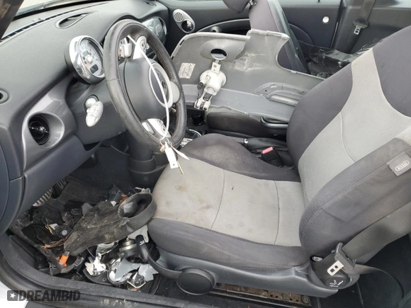 2005 MINI Cooper Convertible S with VIN WMWRH33575TK56034, listed as a Copart auction lot 88043565 with 33,410 mi miles and Salvage Title. Bid and sale history available at carsss.com. Image 7.