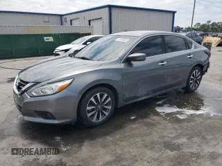 2017 Nissan Altima 2.5 SV with VIN 1N4AL3AP8HC117074, listed as a Copart auction lot 52078885 with 139,409 mi miles and Salvage Title. Bid and sale history available at carsss.com. Image 1.