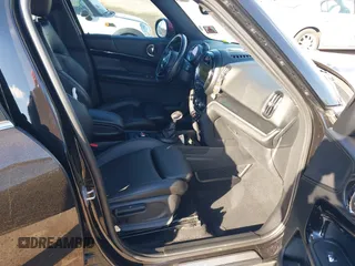 2018 MINI Countryman Cooper with VIN WMZYV5C35J3E03434, listed as a IAAI auction lot 40998800 with 133,501 mi miles and . Bid and sale history available at DreamBid. Image 5.