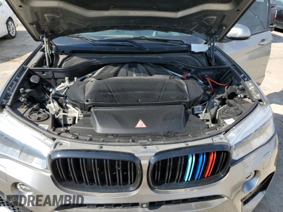2017 BMW X5 M z VIN 5YMKT6C58H0U38973, wystawiony jako Copart lot #47422705 z przebiegiem 54 567 mil mil oraz Czysty tytuł • Clean title. Historia ofert i sprzedaży dostępna na DreamBid. Obrazek 11.