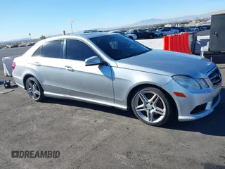 2010 Mercedes-Benz E 350 Luxury z VIN WDDHF5GB2AA052480, wystawiony jako IAAI lot #41361531 z przebiegiem 154 443 mil mil oraz . Historia ofert i sprzedaży dostępna na DreamBid. Obrazek 13.