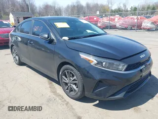 2022 Kia Forte LXS z VIN 3KPF24AD5NE474800, wystawiony jako IAAI lot #42071114 z przebiegiem 63 603 mil mil oraz . Historia ofert i sprzedaży dostępna na DreamBid. Obrazek 1.