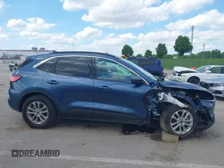 2020 Ford Escape SE z VIN 1FMCU0G64LUC77514, wystawiony jako IAAI lot #42198831 z przebiegiem 39 250 mil mil oraz . Historia ofert i sprzedaży dostępna na DreamBid. Obrazek 14.