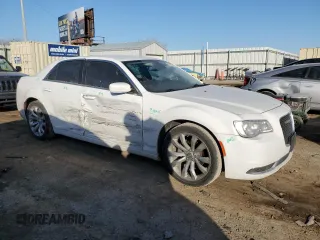 2019 Chrysler 300 Touring with VIN 2C3CCAAG4KH755497, listed as a Copart auction lot 85038514 with 82,453 mi miles and Salvage Title. Bid and sale history available at carsss.com. Image 4.