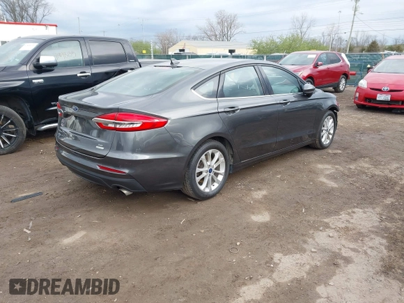 2020 Ford Fusion SE with VIN 3FA6P0HD8LR257138, listed as a IAAI auction lot 41939024 with 101,170 mi miles. Bid and sale history available at carsss.com. Image 4.