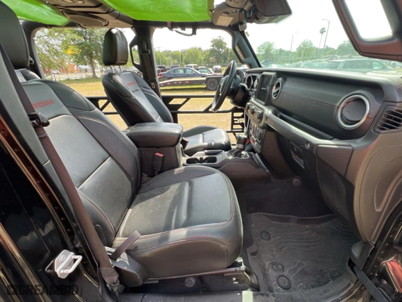 2020 Jeep Gladiator Rubicon with VIN 1C6JJTBG3LL117899, listed as a Copart auction lot 54328235 with 52,674 mi miles and Non Repairable. Bid and sale history available at carsss.com. Image 5.