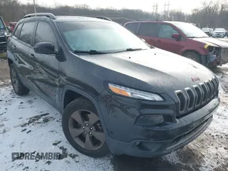 2016 Jeep Cherokee Latitude with VIN 1C4PJMCS1GW326557, listed as a IAAI auction lot 41474801 with 207,805 mi miles. Bid and sale history available at carsss.com. Image 17.