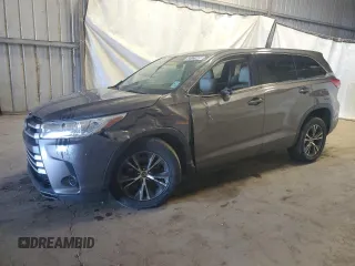 2018 Toyota Highlander LE z VIN 5TDZARFH7JS039723, wystawiony jako Copart lot #43121005 z przebiegiem 113 134 mil mil oraz Czysty tytuł • Clean title. Historia ofert i sprzedaży dostępna na DreamBid. Obrazek 1.