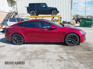 2023 Tesla Model S Plaid с VIN 5YJSA1E61PF525637, выставлен на аукционе IAAI как лот 42045459 с пробегом Не указан миль и . История ставок и продаж доступна на DreamBid. Изображение 13.