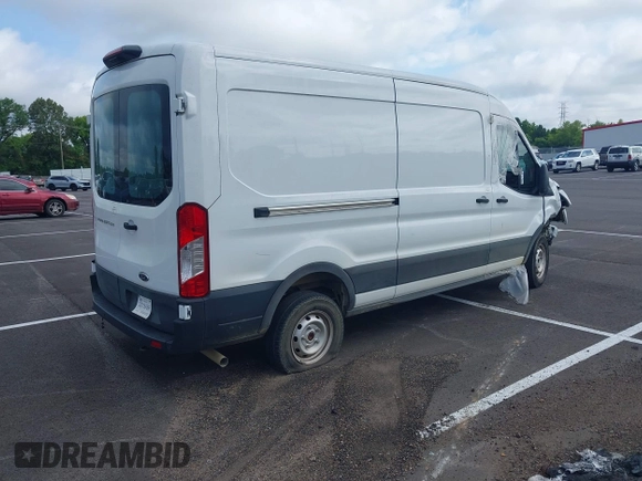2022 Ford Transit Cargo with VIN 1FTBR1C83NKA81478, listed as a IAAI auction lot 42491735 with 12,902 mi miles and . Bid and sale history available at DreamBid. Image 4.