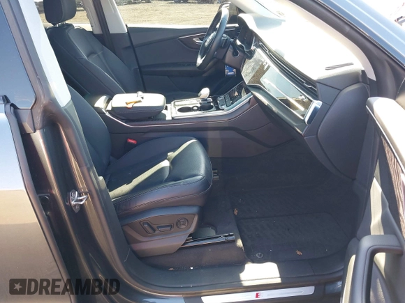 2021 Audi Q8 Premium Plus with VIN WA1EVAF16MD026866, listed as a IAAI auction lot 41555574 with 34,270 mi miles and . Bid and sale history available at DreamBid. Image 5.