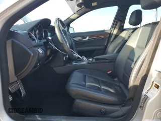 2014 Mercedes-Benz C 250 Sport z VIN WDDGF4HB6EA956715, wystawiony jako Copart lot #49494805 z przebiegiem 71 034 mil mil oraz Szkoda całkowita • Salvage title. Historia ofert i sprzedaży dostępna na DreamBid. Obrazek 7.