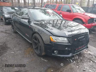 2009 Audi S5 z VIN WAURV78T39A045034, wystawiony jako IAAI lot #41530666 z przebiegiem 108 196 mil mil oraz . Historia ofert i sprzedaży dostępna na DreamBid. Obrazek 1.