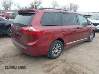 2018 Toyota Sienna XLE Auto Access Seat with VIN 5TDYZ3DC0JS946323, listed as a IAAI auction lot 41835724 with 78,959 mi miles. Bid and sale history available at carsss.com. Image 4.