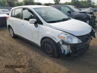 2011 Nissan Versa S z VIN 3N1BC1CP9BL494673, wystawiony jako Copart lot #59898515 z przebiegiem 197 127 mil mil oraz Szkoda całkowita • Salvage title. Historia ofert i sprzedaży dostępna na DreamBid. Obrazek 4.