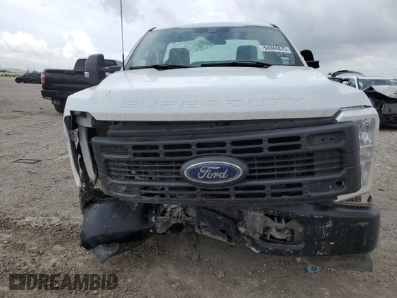 2024 Ford F-250 XL z VIN 1FTBF2AA7RED10575, wystawiony jako Copart lot #54944875 z przebiegiem 22 756 mil mil oraz Szkoda całkowita • Salvage title. Historia ofert i sprzedaży dostępna na DreamBid. Obrazek 5.