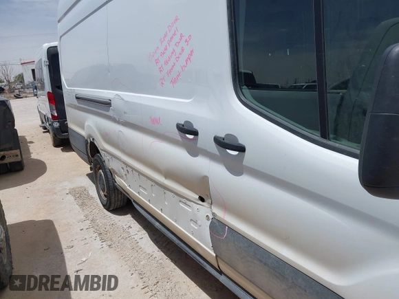2023 Ford Transit Cargo z VIN 1FTBR3X83PKA97706, wystawiony jako IAAI lot #42253817 z przebiegiem 54 042 mil mil oraz . Historia ofert i sprzedaży dostępna na DreamBid. Obrazek 6.