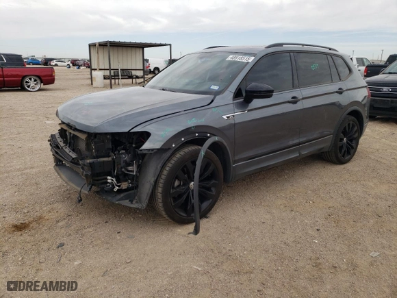 2021 Volkswagen Tiguan SE with VIN 3VV2B7AX5MM057855, listed as a Copart auction lot 48918515 with 32,129 mi miles and Salvage Title. Bid and sale history available at carsss.com. Image 1.