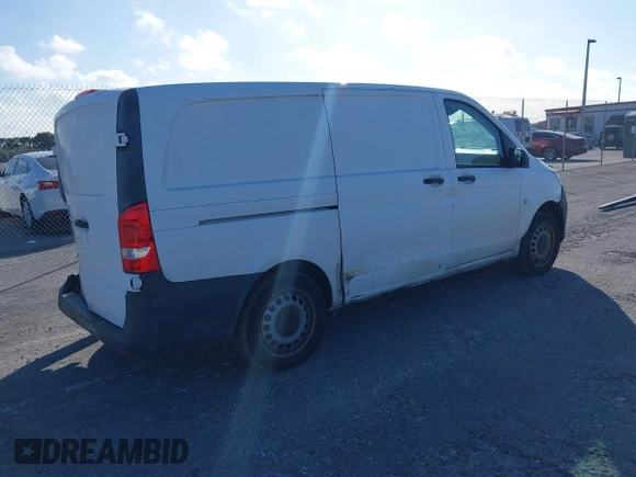 2017 Mercedes-Benz Metris Cargo z VIN WD3PG2EA3H3217098, wystawiony jako IAAI lot #41000078 z przebiegiem 114 579 mil mil oraz . Historia ofert i sprzedaży dostępna na DreamBid. Obrazek 4.
