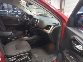 2017 Jeep Cherokee Latitude с VIN 1C4PJMCS9HW546630, выставлен на аукционе IAAI как лот 41577993 с пробегом 126 425 миль миль и . История ставок и продаж доступна на DreamBid. Изображение 5.