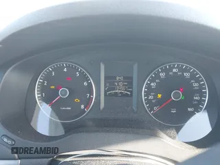 2014 Volkswagen Jetta SEL z VIN 3VWL17AJ8EM336569, wystawiony jako IAAI lot #41975776 z przebiegiem 134 967 mil mil oraz . Historia ofert i sprzedaży dostępna na DreamBid. Obrazek 7.