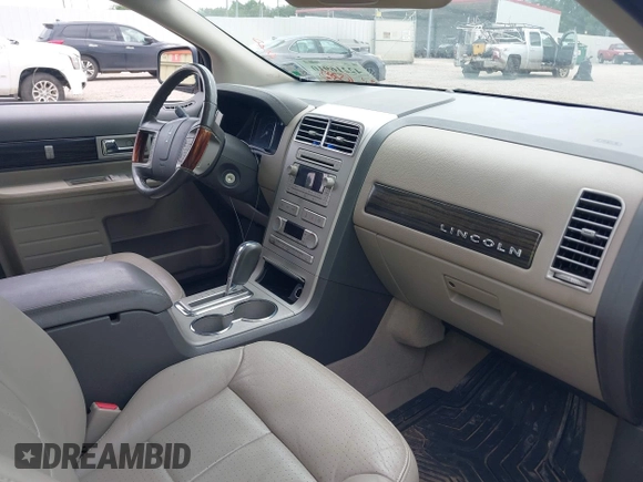 2007 Lincoln MKX with VIN 2LMDU68C97BJ33842, listed as a IAAI auction lot 42216910 with 137,164 mi miles and . Bid and sale history available at DreamBid. Image 5.
