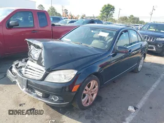 2010 Mercedes-Benz C 300 Sport z VIN WDDGF8BB7AR125591, wystawiony jako IAAI lot #39510228 z przebiegiem 171 106 mil mil oraz . Historia ofert i sprzedaży dostępna na DreamBid. Obrazek 2.