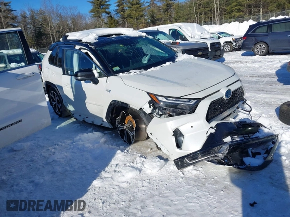 2024 Toyota RAV4 XSE z VIN JTMFB3FV9RD202172, wystawiony jako IAAI lot #41589995 z przebiegiem 6 016 mil mil oraz . Historia ofert i sprzedaży dostępna na DreamBid. Obrazek 1.