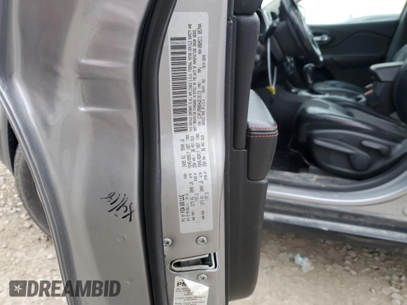 2017 Jeep Cherokee Trailhawk L Plus z VIN 1C4PJMBB6HW519113, wystawiony jako Copart lot #88548615 z przebiegiem 80 881 mil mil oraz Szkoda całkowita • Salvage title. Historia ofert i sprzedaży dostępna na DreamBid. Obrazek 14.